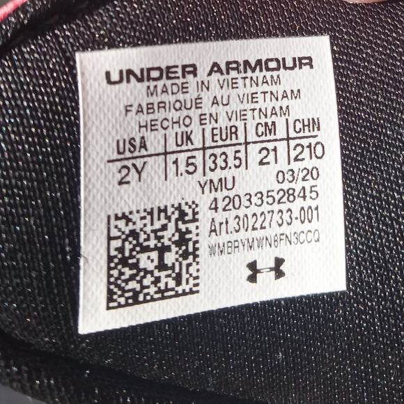 Girls Under Armore slides - Picture 11 of 11